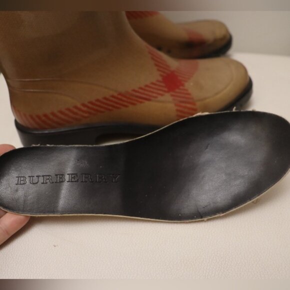 BURBERRY Rubber Rain Boot - Picture 4 of 16